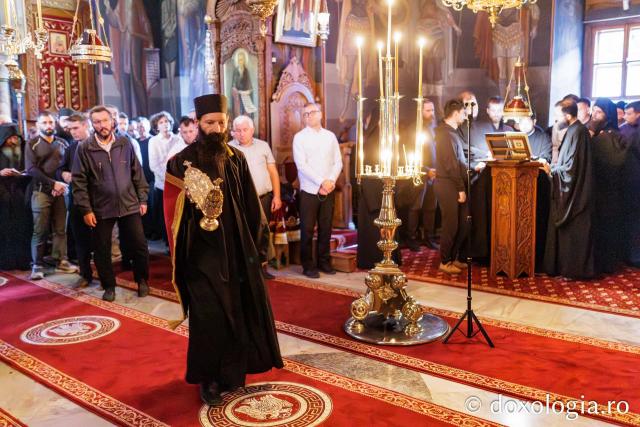 Hram la Schitul Românesc Prodromu – Prăznuirea Icoana Maicii Domnului Prodromița
