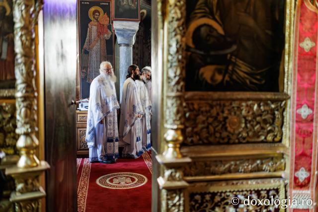 Hram la Schitul Românesc Prodromu – Prăznuirea Icoana Maicii Domnului Prodromița