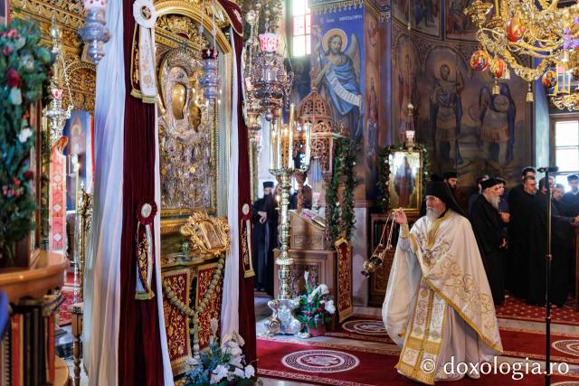 Hram la Schitul Românesc Prodromu – Prăznuirea Icoana Maicii Domnului Prodromița