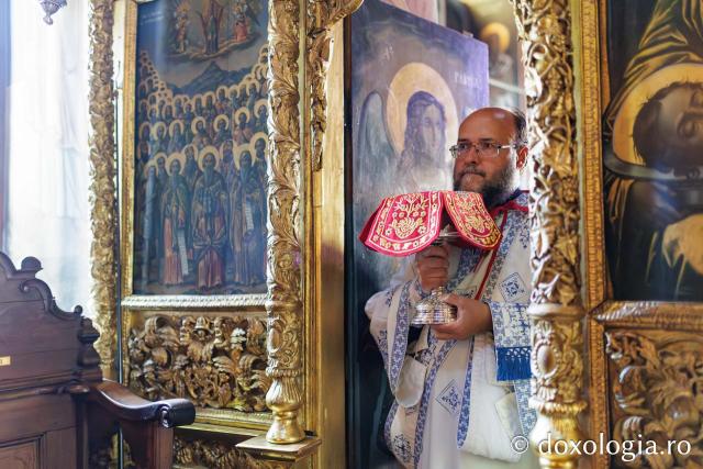 Hram la Schitul Românesc Prodromu – Prăznuirea Icoana Maicii Domnului Prodromița