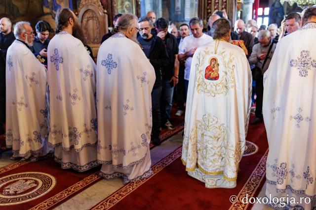 Hram la Schitul Românesc Prodromu – Prăznuirea Icoana Maicii Domnului Prodromița