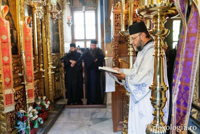 Hram la Schitul Românesc Prodromu – Prăznuirea Icoana Maicii Domnului Prodromița