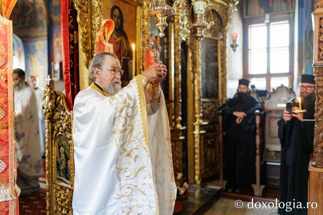 Hram la Schitul Românesc Prodromu – Prăznuirea Icoana Maicii Domnului Prodromița