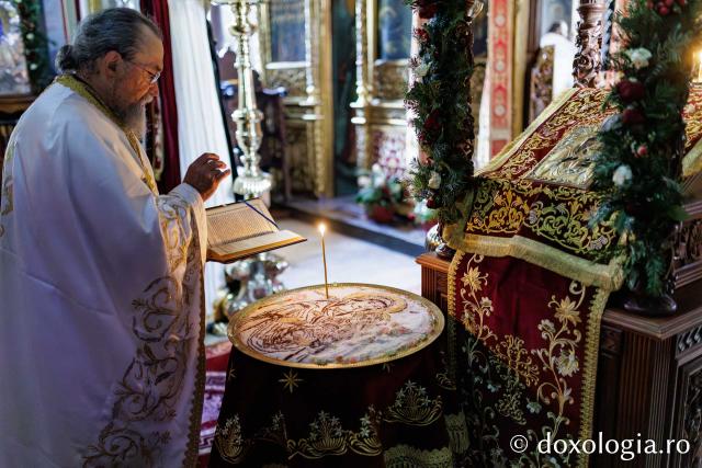 Hram la Schitul Românesc Prodromu – Prăznuirea Icoana Maicii Domnului Prodromița