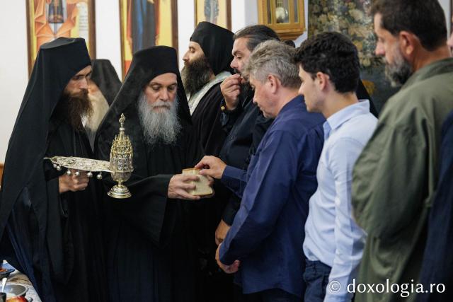 Hram la Schitul Românesc Prodromu – Prăznuirea Icoana Maicii Domnului Prodromița