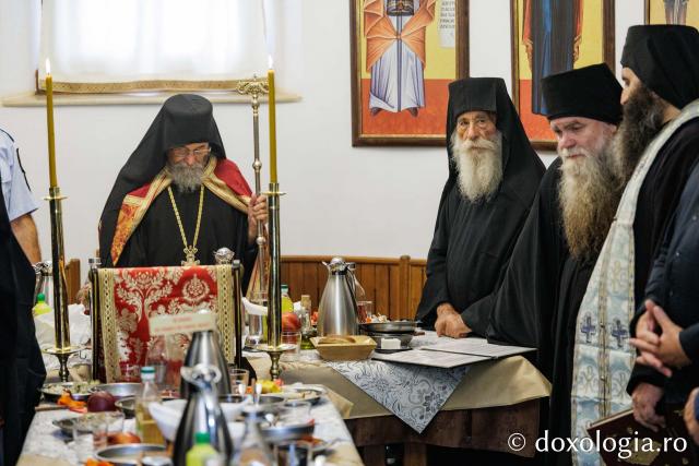 Hram la Schitul Românesc Prodromu – Prăznuirea Icoana Maicii Domnului Prodromița