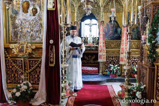 Hram la Schitul Românesc Prodromu – Prăznuirea Icoana Maicii Domnului Prodromița
