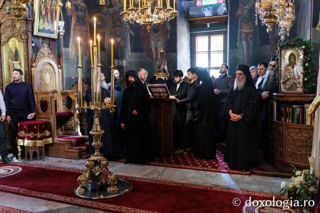Hram la Schitul Românesc Prodromu – Prăznuirea Icoana Maicii Domnului Prodromița