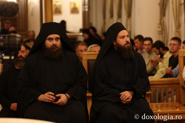  Prăznuirea Soborului Sfinților Vatopedini