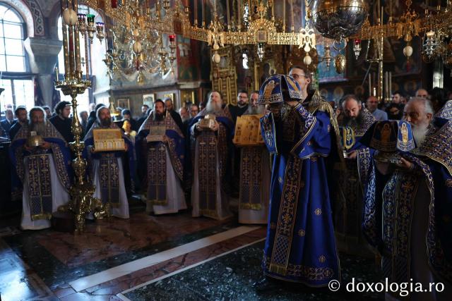  Prăznuirea Soborului Sfinților Vatopedini