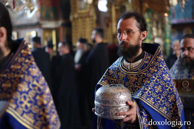  Prăznuirea Soborului Sfinților Vatopedini