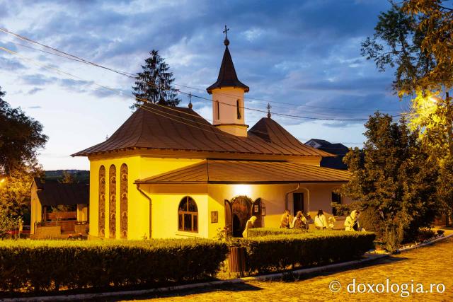 (Foto) Priveghere în cinstea Sfintei Icoane a Maicii Domnului „Prodromița” la Mănăstirea Bucium din Iași
