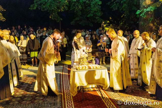 (Foto) Priveghere în cinstea Sfintei Icoane a Maicii Domnului „Prodromița” la Mănăstirea Bucium din Iași