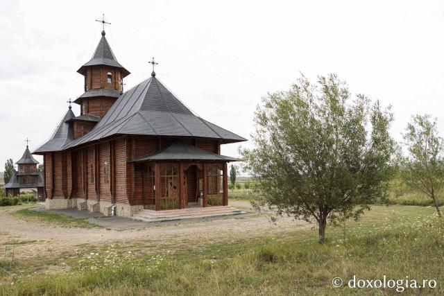 Schitul „Pogorârea Sfântului Duh" – Drăgești, Vaslui