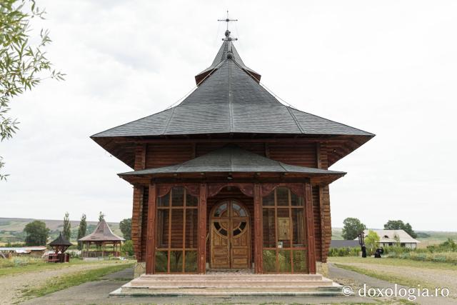 Schitul „Pogorârea Sfântului Duh" – Drăgești, Vaslui