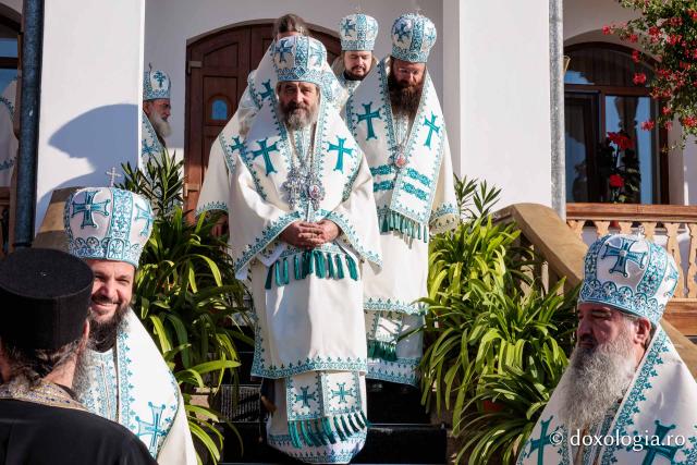 Sfânta Liturghie cu ocazia proclamării canonizării Sfintelor Cuvioase Nazaria, Olimpiada și Elisabeta (Safta) Brâncoveanu de la Văratec