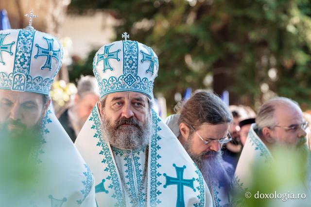 Sfânta Liturghie cu ocazia proclamării canonizării Sfintelor Cuvioase Nazaria, Olimpiada și Elisabeta (Safta) Brâncoveanu de la Văratec