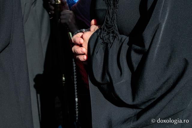 Credincioși uniți sub ocrotirea Cuvioase Nazaria, Olimpiada și Elisabeta (Safta) Brâncoveanu de la Văratec