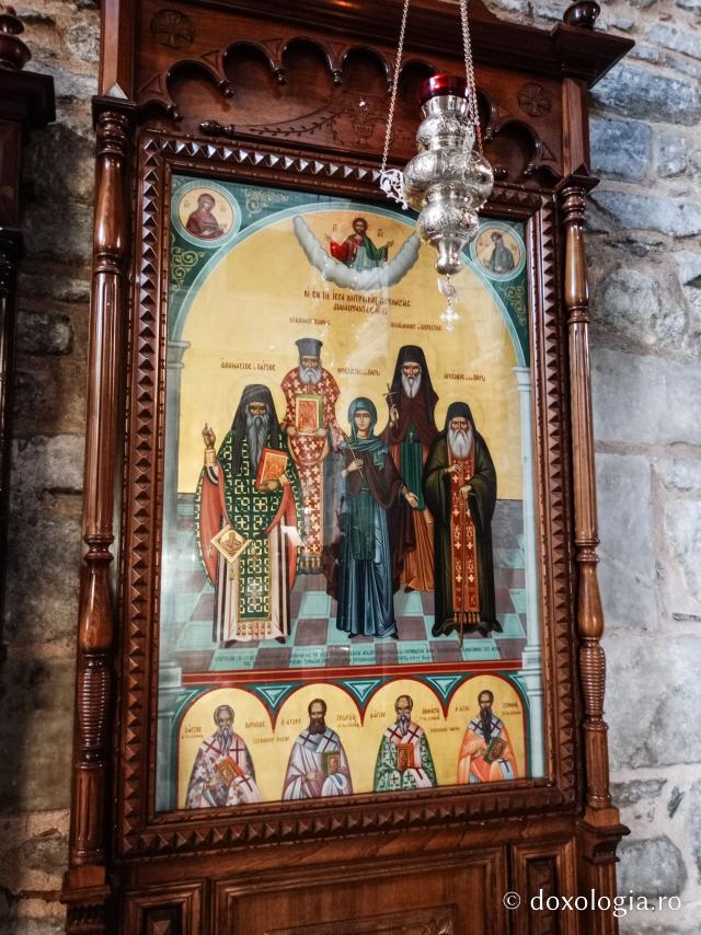 Pași de pelerin la Mănăstirea „Panaghia Ekatontapiliani” din Paros