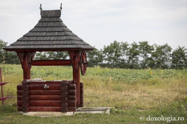 Schitul „Pogorârea Sfântului Duh" – Drăgești, Vaslui