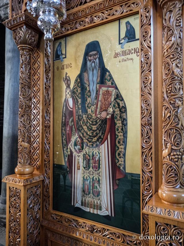 Pași de pelerin la Mănăstirea „Panaghia Ekatontapiliani” din Paros