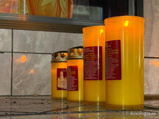 „Mutatu-te-ai la Viață” – praznicul Adormirii Maicii Domnului la Mănăstirea Văratec