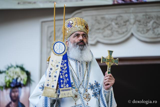 „Mutatu-te-ai la Viață” – praznicul Adormirii Maicii Domnului la Mănăstirea Văratec