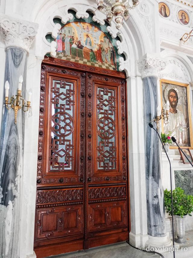Pași de pelerin la Biserica „Panaghia Faneromeni” din Naousa, Insula Paros