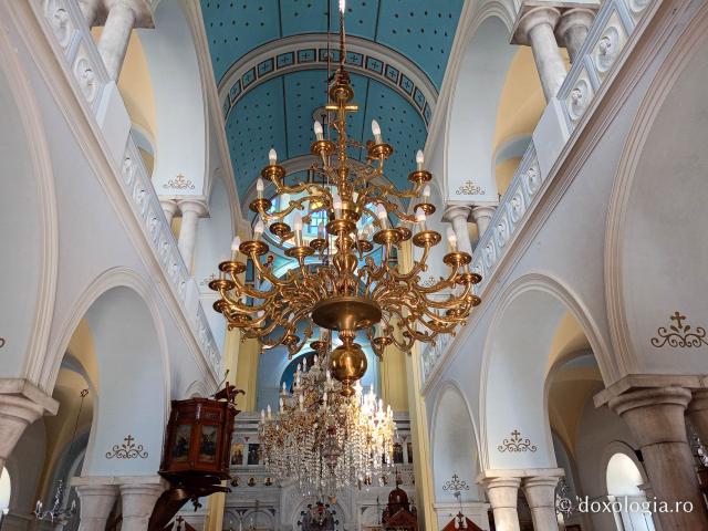 Pași de pelerin la Biserica „Panaghia Faneromeni” din Naousa, Insula Paros