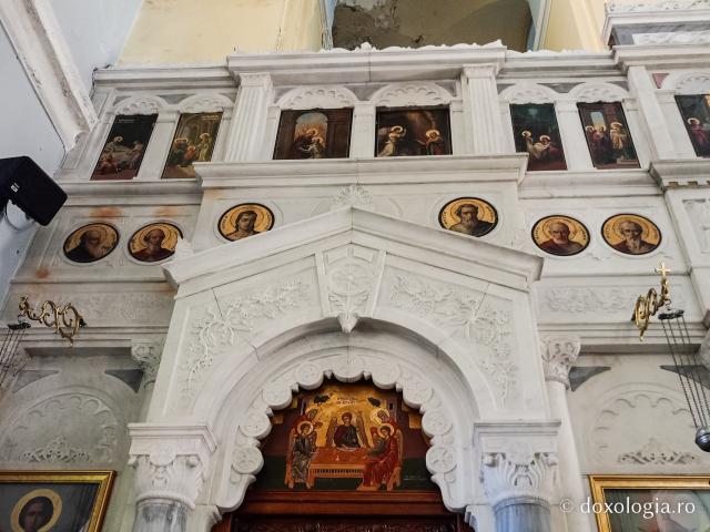 Pași de pelerin la Biserica „Panaghia Faneromeni” din Naousa, Insula Paros
