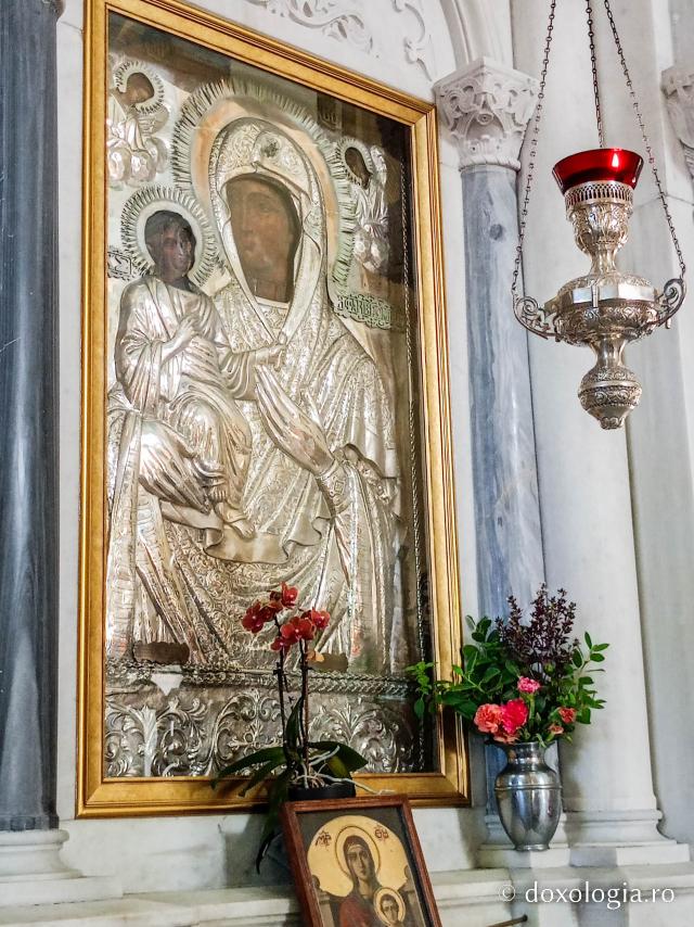 Pași de pelerin la Biserica „Panaghia Faneromeni” din Naousa, Insula Paros