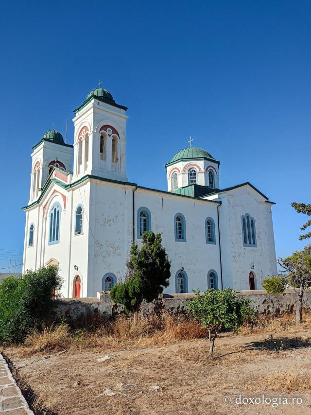 Pași de pelerin la Biserica „Panaghia Faneromeni” din Naousa, Insula Paros