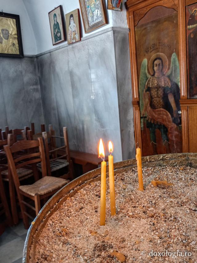 Pași de pelerin la Biserica „Sfântul Nicolae Thalassitis” din Paros, Grecia
