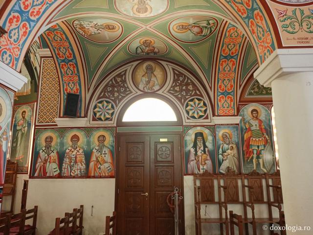 Pe urmele Sfântului Cuvios Arsenie din Paros, la Mănăstirea „Schimbarea la Față”