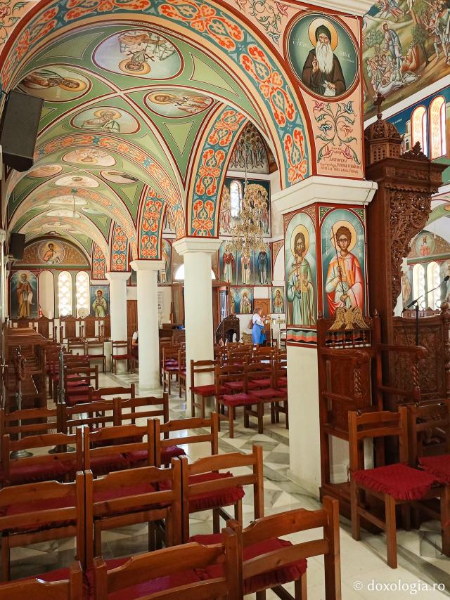 Pe urmele Sfântului Cuvios Arsenie din Paros, la Mănăstirea „Schimbarea la Față”