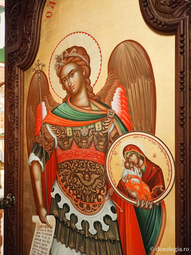 Pe urmele Sfântului Cuvios Arsenie din Paros, la Mănăstirea „Schimbarea la Față”