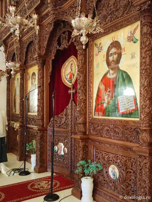 Pe urmele Sfântului Cuvios Arsenie din Paros, la Mănăstirea „Schimbarea la Față”