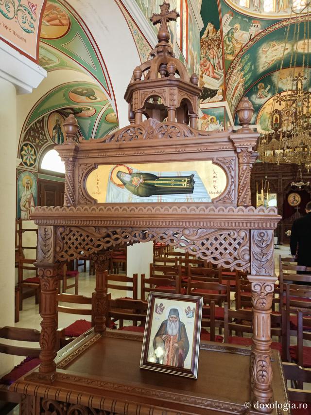 Pe urmele Sfântului Cuvios Arsenie din Paros, la Mănăstirea „Schimbarea la Față”