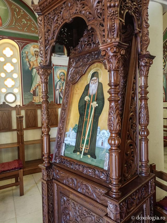 Pe urmele Sfântului Cuvios Arsenie din Paros, la Mănăstirea „Schimbarea la Față”