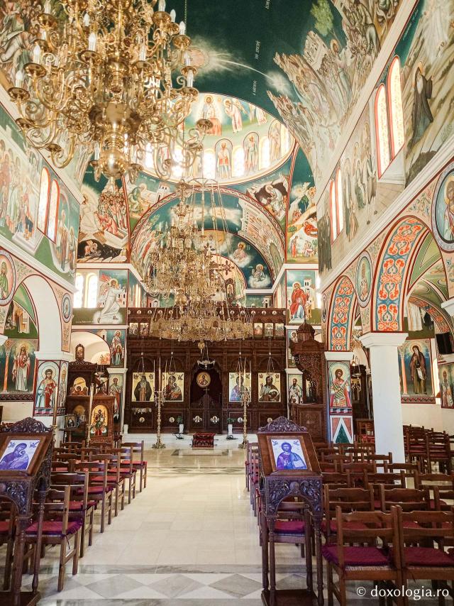Pe urmele Sfântului Cuvios Arsenie din Paros, la Mănăstirea „Schimbarea la Față”
