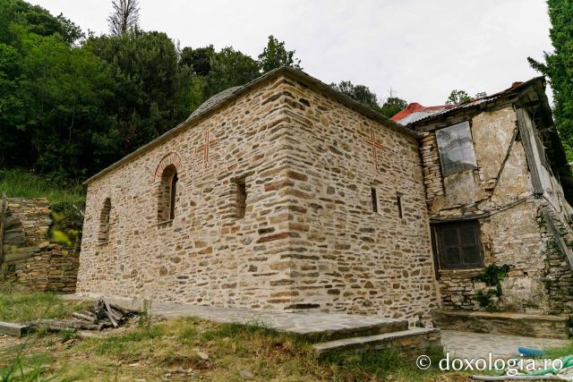 Chilia „Cuviosul Teofil, Izvorâtorul de Mir” Kapsala – Muntele Athos