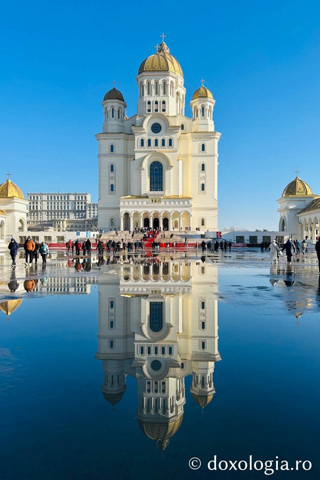 (Foto) „Vederi cu SENS”:  Credința surprinsă în vacanță – Ziua Mondială a Fotografiei 