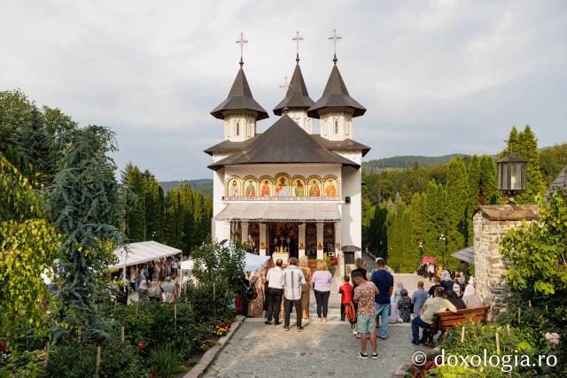 Priveghere în cinstea Sfintei Cuvioase Teodora la Mănăstirea Sihăstria
