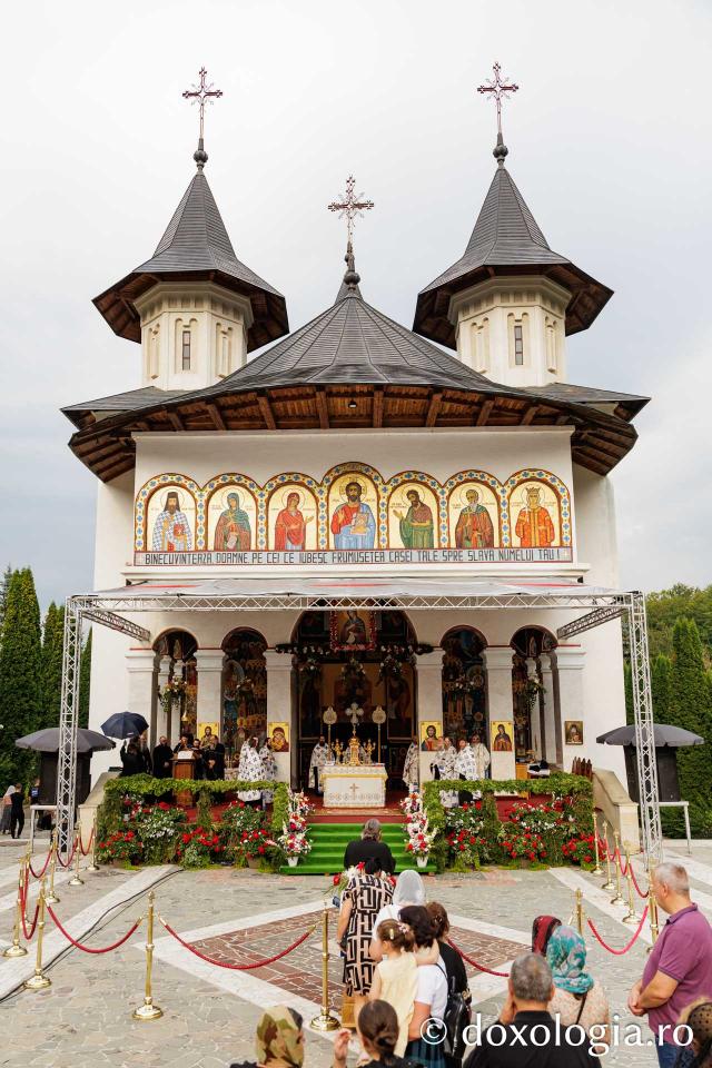 Priveghere în cinstea Sfintei Cuvioase Teodora la Mănăstirea Sihăstria
