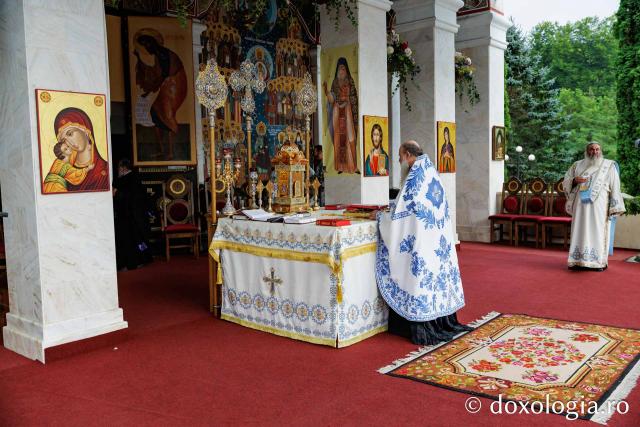 Priveghere în cinstea Sfintei Cuvioase Teodora la Mănăstirea Sihăstria