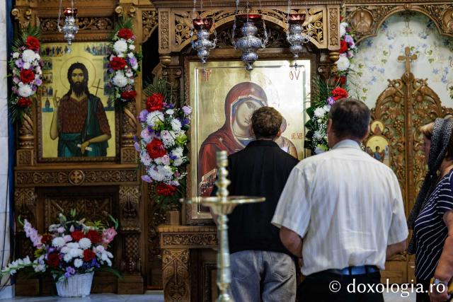 Priveghere în cinstea Sfintei Cuvioase Teodora la Mănăstirea Sihăstria
