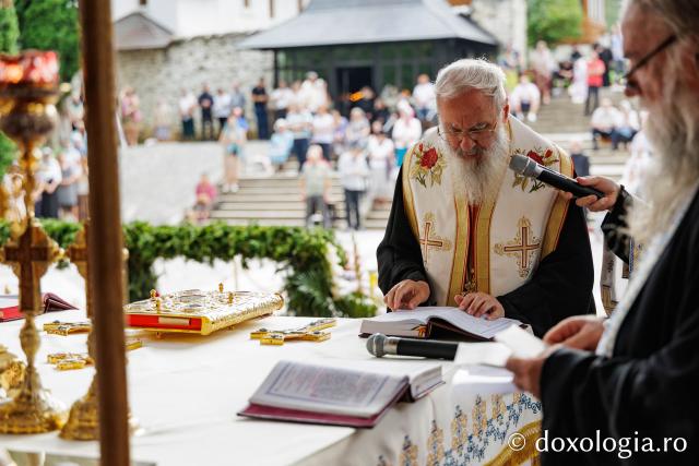 Priveghere în cinstea Sfintei Cuvioase Teodora la Mănăstirea Sihăstria