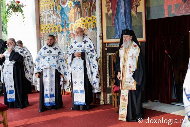 Priveghere în cinstea Sfintei Cuvioase Teodora la Mănăstirea Sihăstria