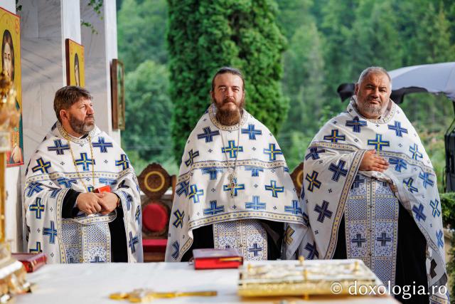 Priveghere în cinstea Sfintei Cuvioase Teodora la Mănăstirea Sihăstria