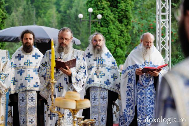 Priveghere în cinstea Sfintei Cuvioase Teodora la Mănăstirea Sihăstria
